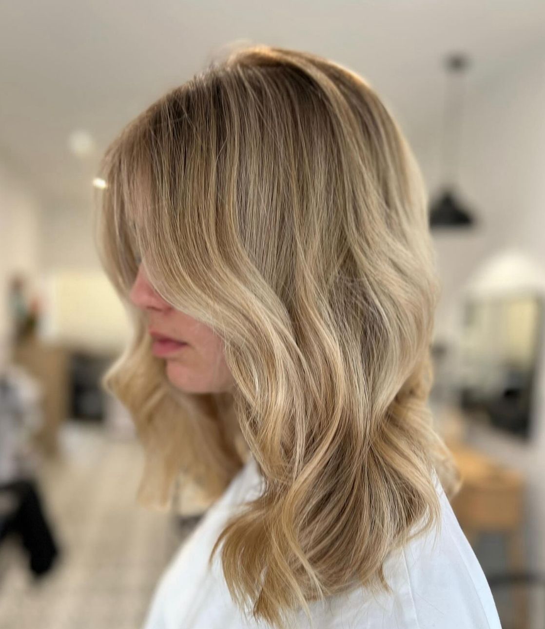 Glossy blonde after a basin treatment