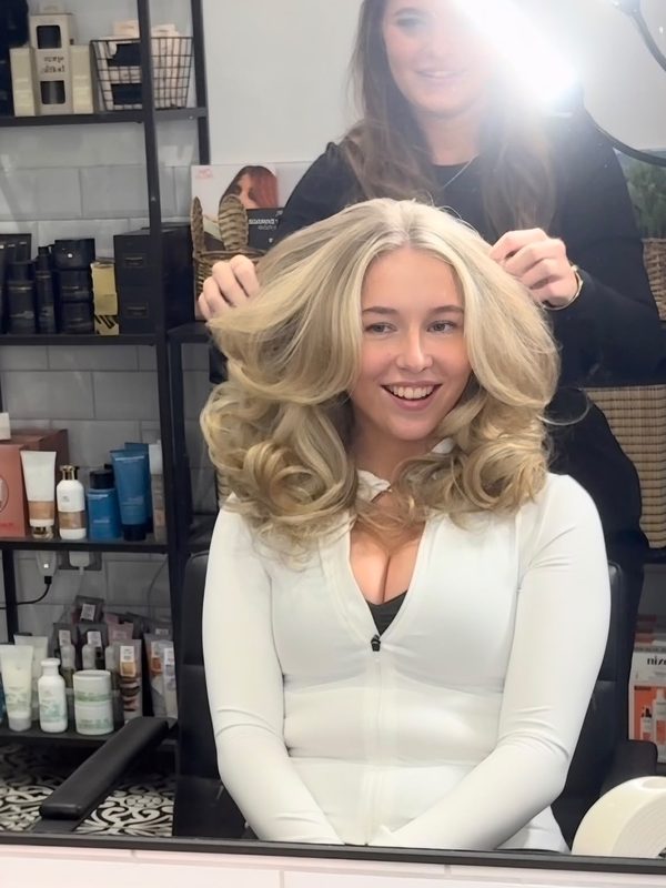 Big bouncy blow dry, by Flo